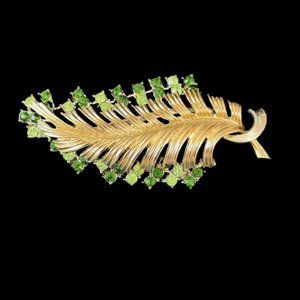 Vintage Estate Signed Coro Pegasus Green Rhinestone Gold Leaf Brooch 3 In